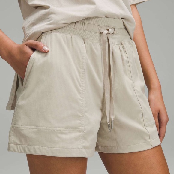 Lululemon Dance Studio High-Rise Shorts 3.5” - Picture 5 of 9